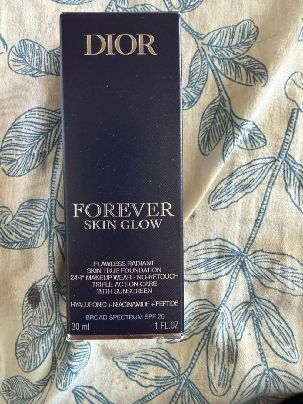 NEW Dior Forever Skin Glow Foundation 4W Warm SPF 25 1 oz + Dior Gift Bag